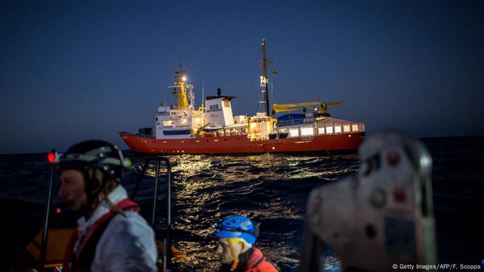 Italien das Rettungsschiff Aquarius im Einsatz (Getty Images/AFP/F. Scoppa)