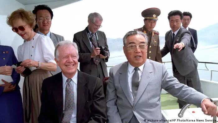 Jimmy Carter und Kim Il Sung (picture-alliance/AP Photo/Korea News Service)