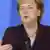 Bundeskanzlerin Angela Merkel gibt am Montag (22.06.2009) in Potsdam nach ihrer Teilnahme an der Konferenz der CDU/CSU-Fraktionsvorsitzenden aus den Bundesländern ein Pressestatement. Die Fraktionsvorsitzenden berieten über Fragen der Finanz- und Wirtschaftspolitik und über die Entschädigung von SED-Opfern 20 Jahre nach dem Mauerfall. Foto: Bernd Settnik +++(c) dpa - Report+++