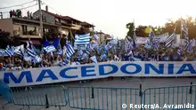 Greeks protest the use of the name Macedonia (Reuters/A. Avramidis)