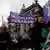 Manifestantes defendem legalização do aborto nas imediações do Congresso, em Buenos Aires