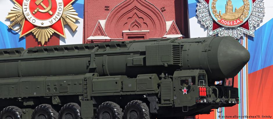 Cohete nuclear ruso Topol-M, aquí en la Plaza Roja de Moscú