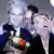 O político holandês Geert Wilders (e) e a francesa Marine Le Pen fazem selfie durante encontro na Alemanha em 2017