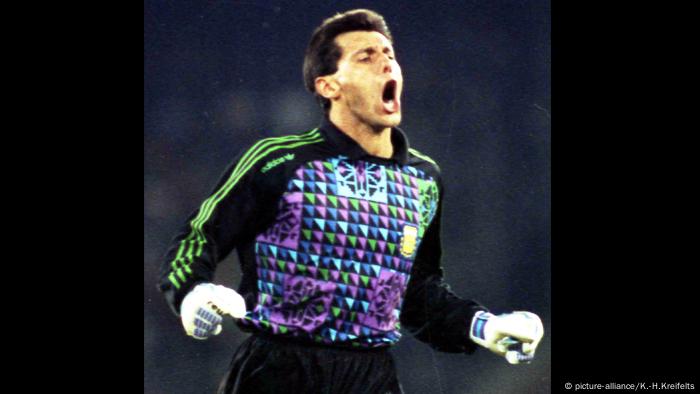 Sergio Javier Goycochea ruft (picture-alliance/K.-H.Kreifelts)