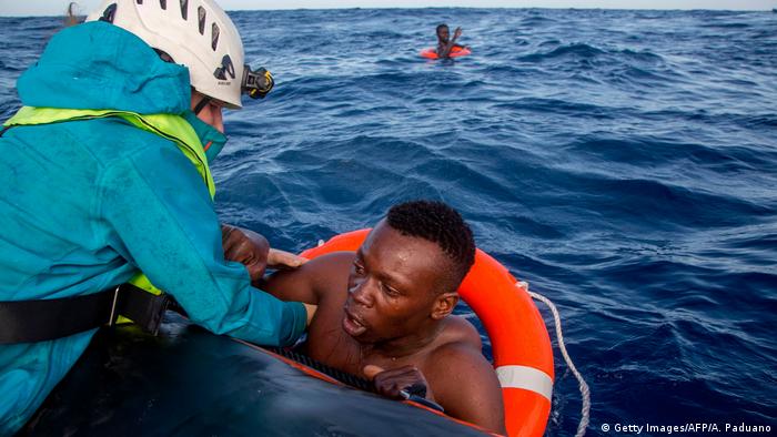 Italien Symbolbild Rettung von Flüchtlinge (Foto: Getty Images/AFP/A. Paduano)