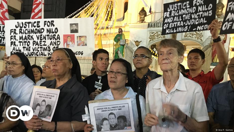 Catholics protest priest killings in Philippines – DW – 06/19/2018