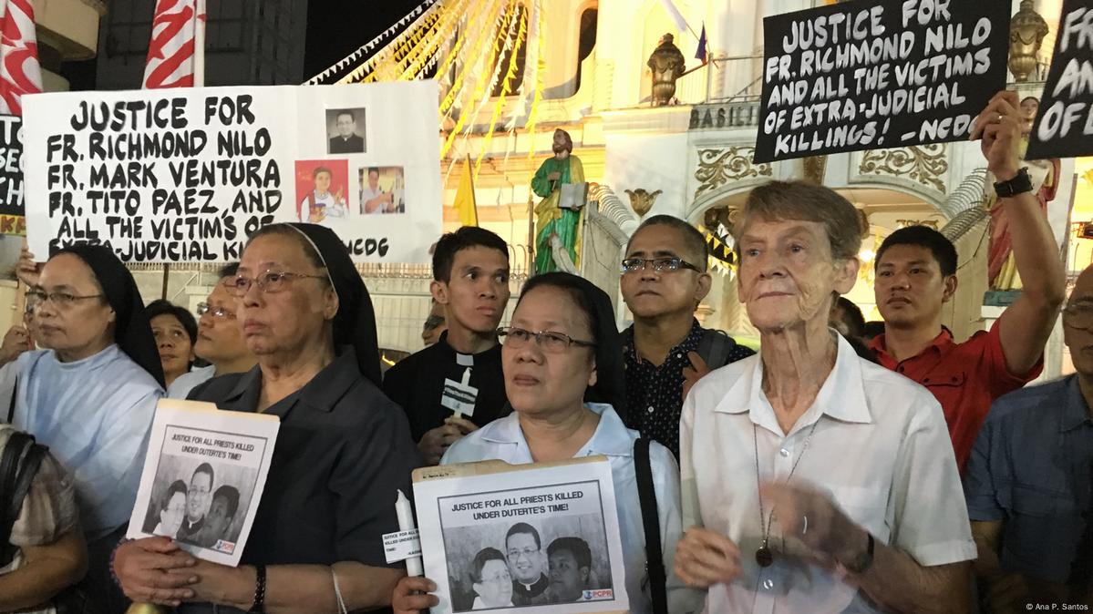 Catholics protest priest killings in Philippines – DW – 06/19/2018