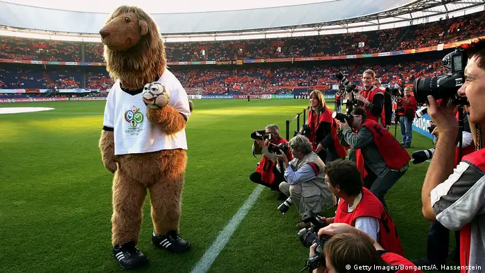 Maskottchen Goleo der Fußball-WM 2006 (Foto: Getty Images/Bongarts/A. Hassenstein)
