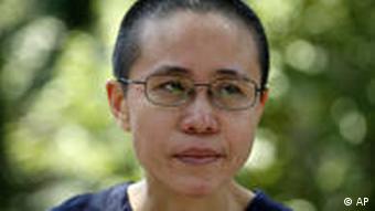 همسر لیو که خود یک شاعر چینی است در مدت حبس خانگی تنها دو بار موفق به دیدن لیو شیاوبو شد
