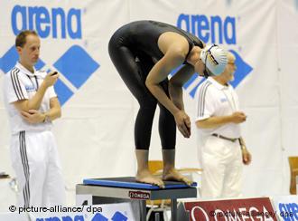 Kleider Machen Leute Auch Im Schwimmen Sport Dw 25 06 2009