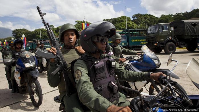 Venezuela Soldaten in Caracas Symbolbild