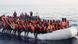 Libyen Migranten aufSchlauch von Schiff der deutschen NGO Mission Lifeline gerettet Libyen Migranten aufSchlauch von Schiff der deutschen NGO Mission Lifeline gerettet