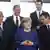 Angela Merkel habla con Pedro Sánchez, presidente del Gobierno de España (dcha.). Junto a ellos, mandatarios de otros países miembros de la UE.