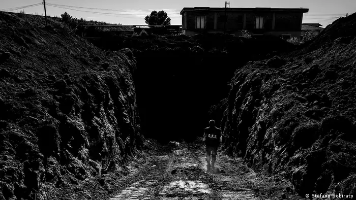 An entrance to an underground dig (Stefano Schirato)