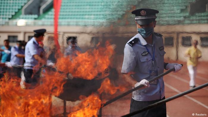 China Dogenverbrennung Internationaler Anti Drogen Tag