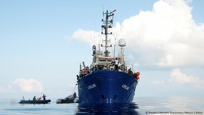 Rettungsboot Mission Lifeline im Mittelmeer
