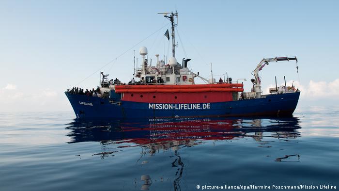 Rettungsboot Mission Lifeline im Mittelmeer