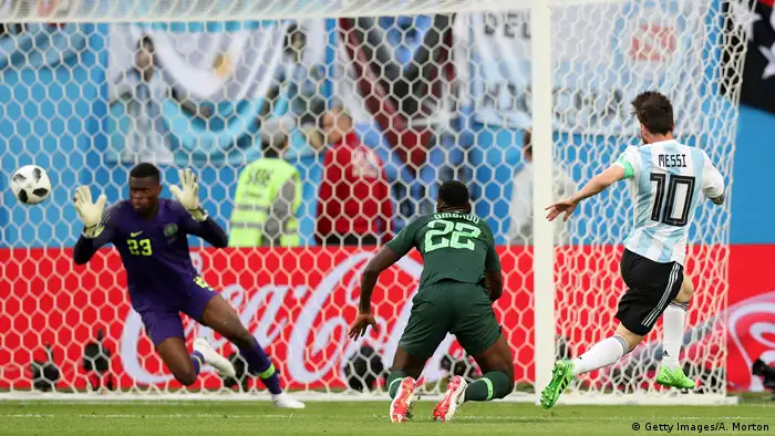 Fußball WM 2018 Nigeria vs Argentinien Tor 0:1 Messi (Getty Images/A. Morton)