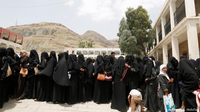 Jemen | Jemeniten auf der Flucht vor Kampfhandlungen (Reuters/K. Abdullah)