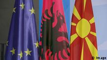 Αγωνία για το δημοψήφισμα στα Σκόπια