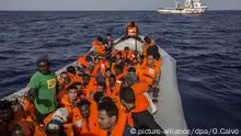 إنقاذ مهاجرين أمام سواحل ليبيا (أرشيف 30/6/2018) 