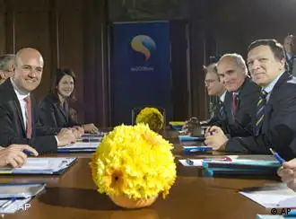 巴罗佐与G8峰会东道主瑞典首相、欧盟轮值主席莱因菲尔德