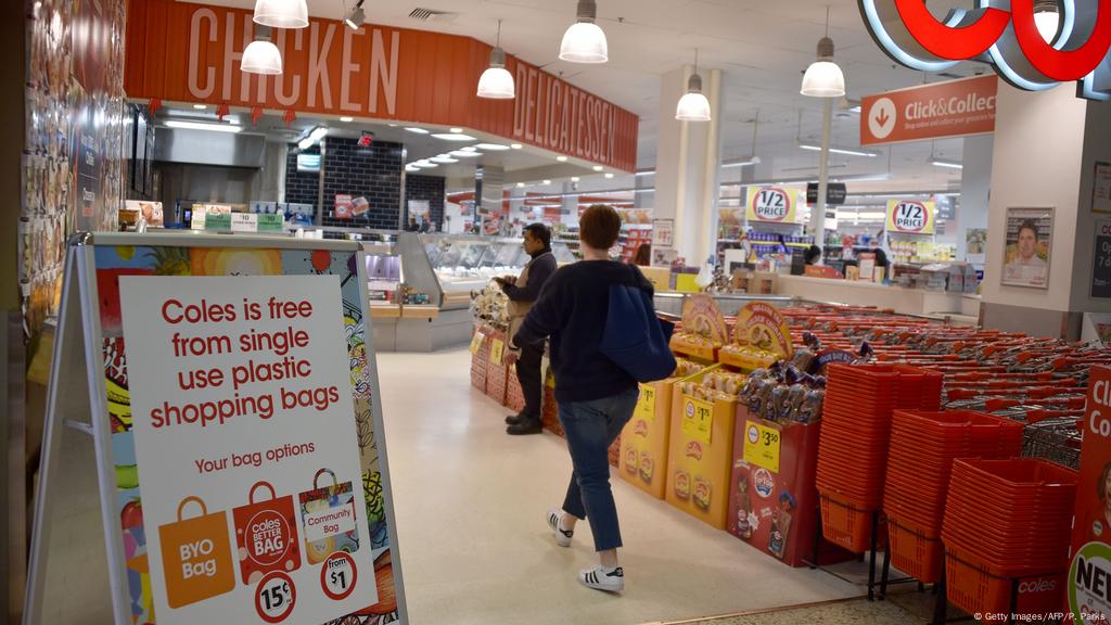 coles banning woolworths bags