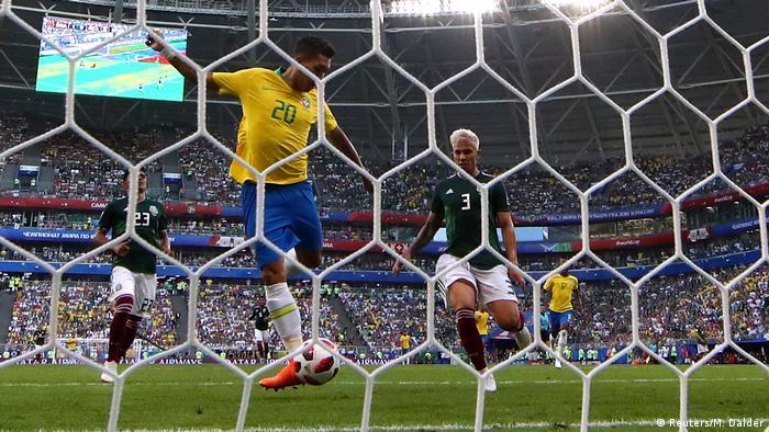 Fußball WM 2018 Brasilien vs Mexiko Tor (Reuters/M. Dalder)