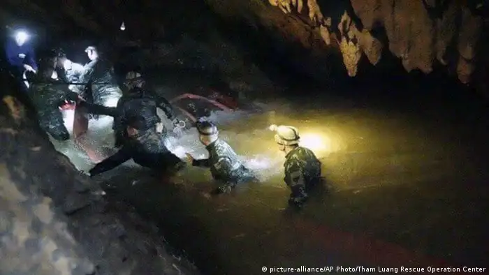 Thailand Rettungsaktion Höhle Jugendfußballmannschaft (picture-alliance/AP Photo/Tham Luang Rescue Operation Center)