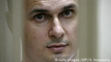 Cineasta ucraniano Sentsov cumple 100 días de huelga de hambre en cárcel rusa, conmemoran 50 años del fin de la Primavera de Praga y otras noticias