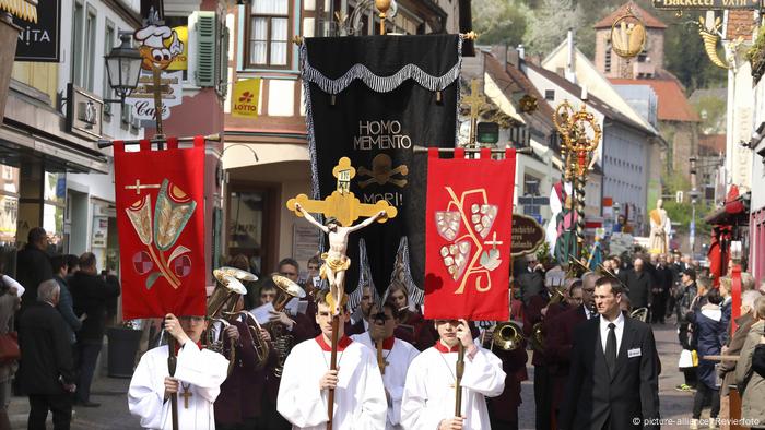 DW Wörter der Woche | Symbolbild Karfreitag (picture-alliance/Revierfoto)