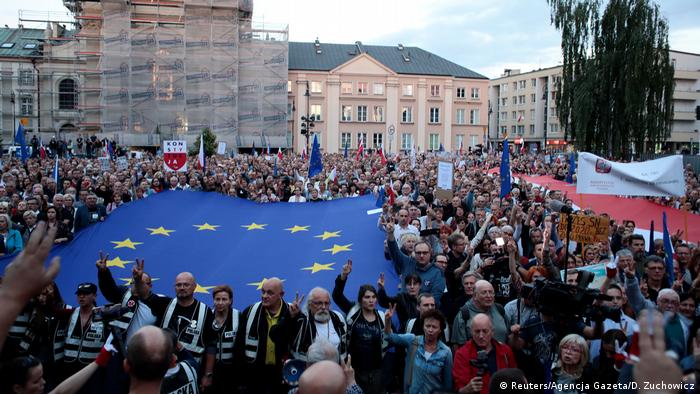 Акция протеста в Варшаве против судебной реформы, 3 июля 2018 года