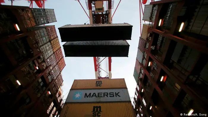 China Container im Hafen Shanghai
