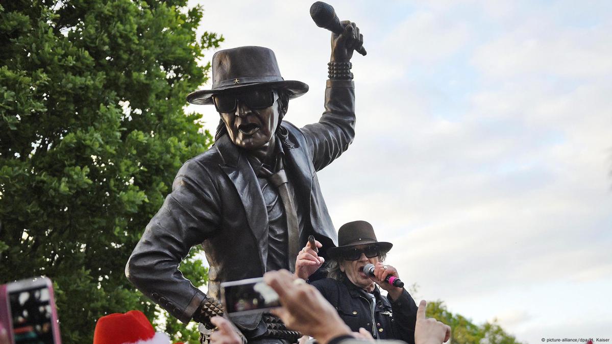 Statue of German rocker Udo Lindenberg statue stolen – DW – 07052018