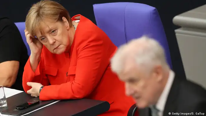 Bundestag Angela Merkel und Horst Seehofer (Getty Images/S. Gallup)