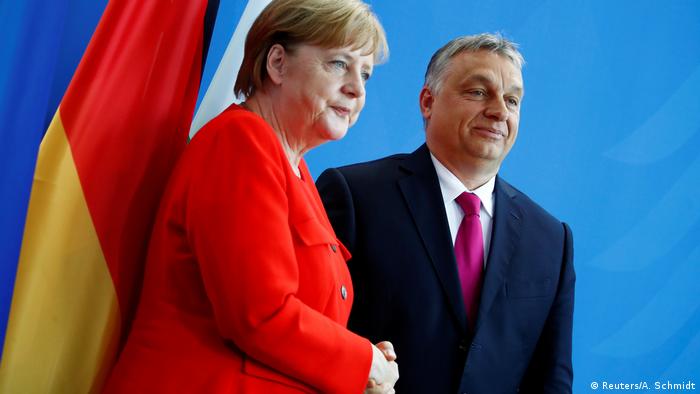 Deutschland Berlin Viktor Orban und Angela Merkel