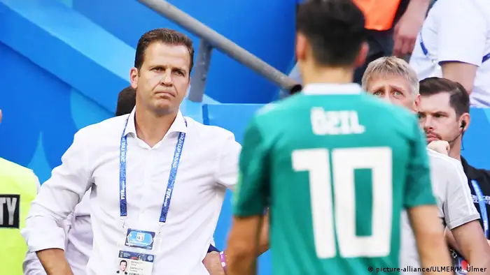 WM2018 - Südkorea - Deutschland: Oliver Bierhof und Mesut Oezil