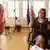 Екатерина Захариева разговаря с водещия на "Конфликтна Зона"  Мишел Фридман