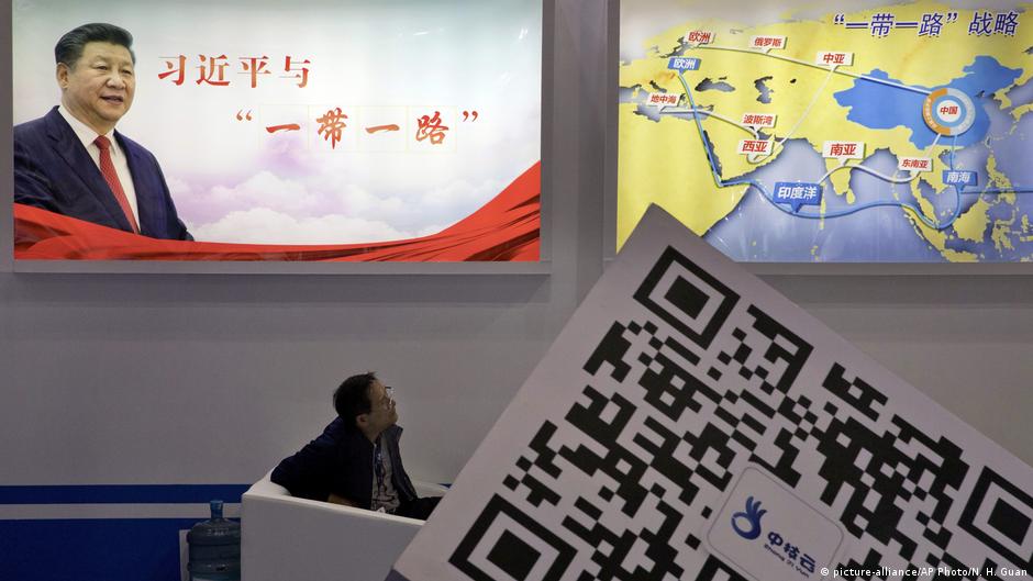 中國國家主席習近平2013年提出「一帶一路」倡議，包含絲綢之路經濟帶和21世紀海上絲綢之路，簡稱一帶一路