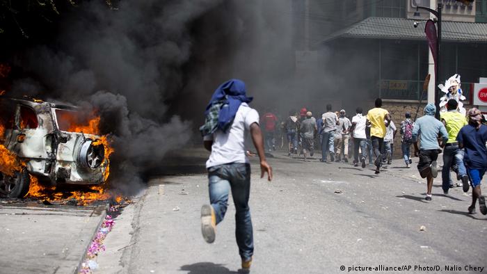 Protesters in Port-au-Prince