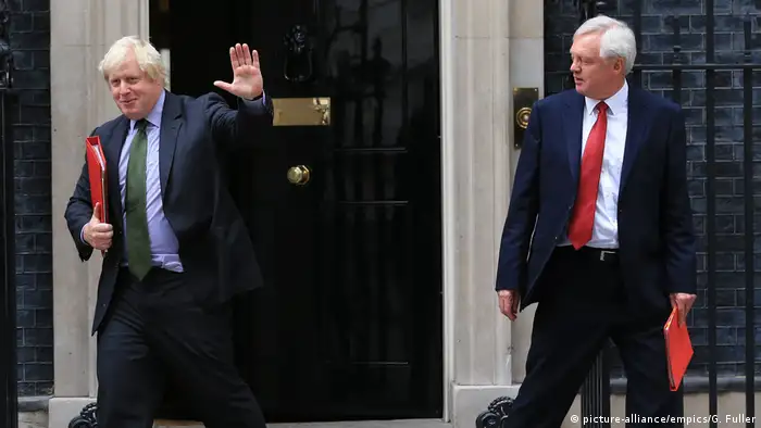 Boris Johnson and David Davis (picture-alliance/empics/G. Fuller)