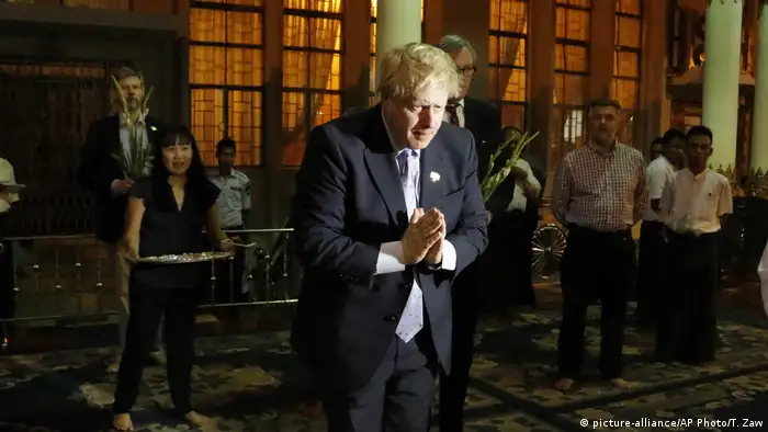 Boris Johnson in Myanmar (picture-alliance/AP Photo/T. Zaw)