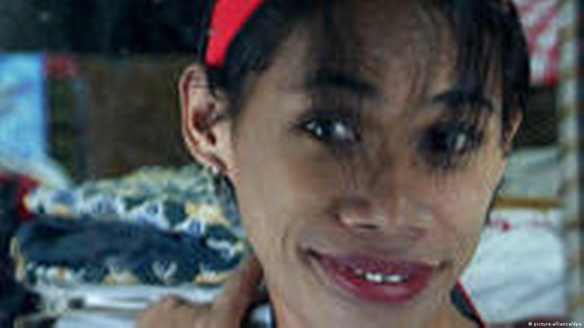 Prostitution In The Philippines Dw 12 01 2009