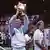 Boris Becker mit Pokal, im Hintergrund Stefan Edberg (Foto: dpa)
