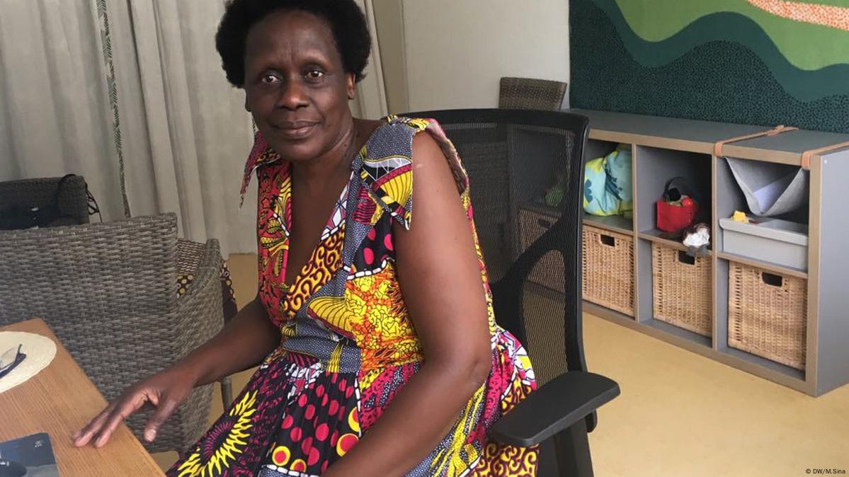 Rwandan genocide survivor helps refugees heal – DW – 07/13/2018