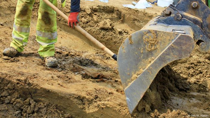 Archaeological dig in Wijtschate (DW/M. Hallam)