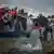 Πλοιάριο με μετανάστες καταφθάνει στη Λέσβο 