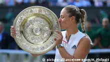 Wimbledon Angelique Kerber Schale (picture-alliance/newscom/H. Philpott)