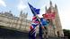 Ein EU-Befürworter protestiert auf der Westminster Bridge in London (Foto: Reuters/Y. Herman) Ein EU-Befürworter protestiert auf der Westminster Bridge in London (Foto: Reuters/Y. Herman)