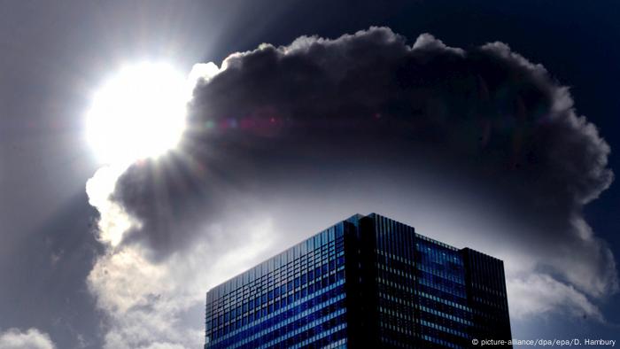 Made in Germany Barclays bank (picture-alliance/dpa/epa/D. Hambury)